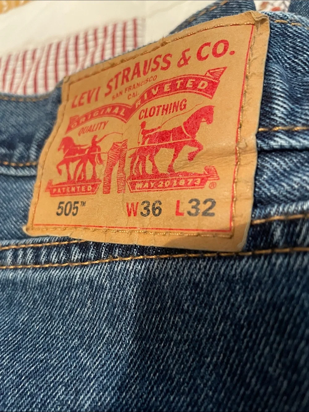 Levi’s 505 men’s 5 pocket classic denim jeans in size 36 x 32